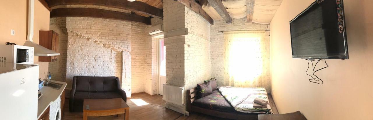 Two-floor apartments&studio 2-х этажные апартаменты и студия в самом центре Харьков Экстерьер фото
